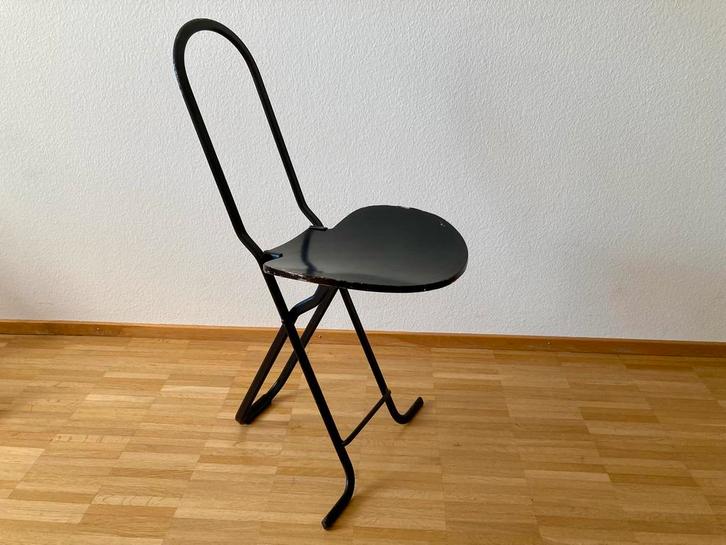 Design klapstoel Dafne Gastone Rinaldi - Thema Italy 1980er, Huis en Inrichting, Stoelen, Gebruikt, Eén, Metaal, Zwart, Ophalen