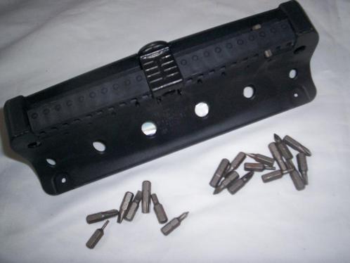 BIT SET op zwarte Drager Kompernass H. (Lidl) 20 Bits Bitset, Doe-het-zelf en Verbouw, Gereedschap | Handgereedschap, Gebruikt