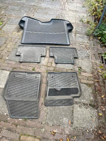 5 delige rubber mattenset voor volvo V50 beschikbaar voor biedingen