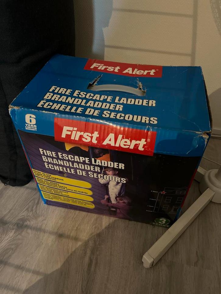 Brandladder - 3 Verdiepingen - First Alert, Doe-het-zelf en Verbouw, Ladders en Trappen, Zo goed als nieuw, Ladder, 4 meter of meer