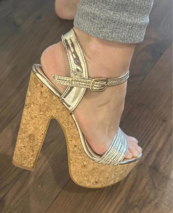 Plateau heels mt 38 beschikbaar voor biedingen