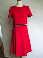 Stijlvolle rode jurk van Tommy Hilfiger maat 36, Kleding | Dames, Jurken, Ophalen of Verzenden, Zo goed als nieuw, Maat 36 (S)