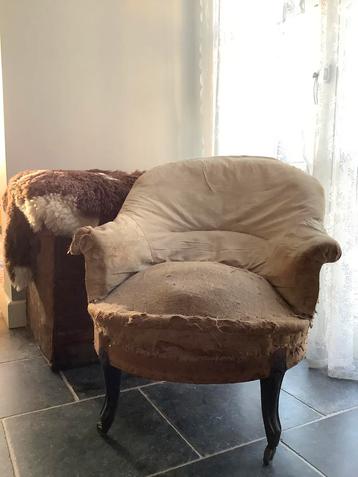 Shabby stoeltje  beschikbaar voor biedingen