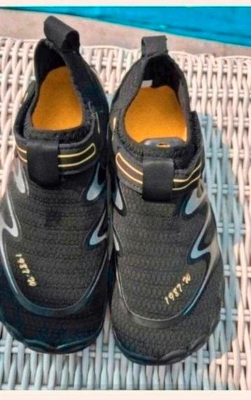 Nieuwe waterschoen maat 39. Unisex  beschikbaar voor biedingen