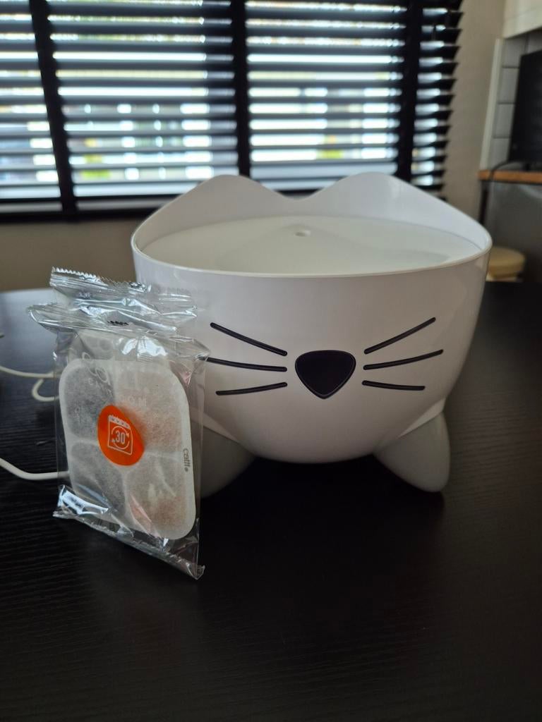 Pixi drinkfontein met 2 nieuwe filters, Ophalen, Zo goed als nieuw