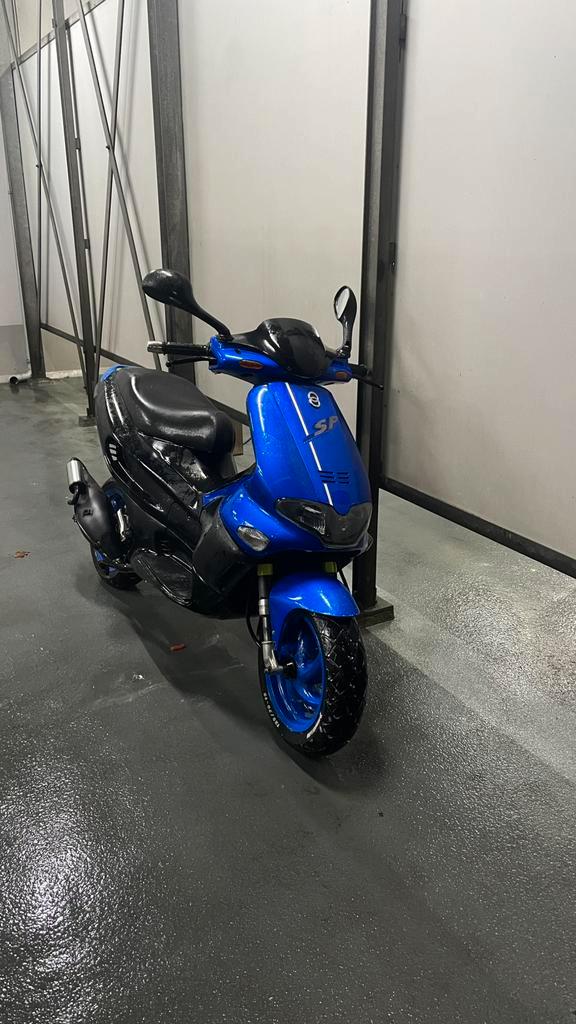 Gilera runner 70cc dd dg, Fietsen en Brommers, Scooters | Piaggio, Zo goed als nieuw, Overige modellen, Tweetakt, Ophalen