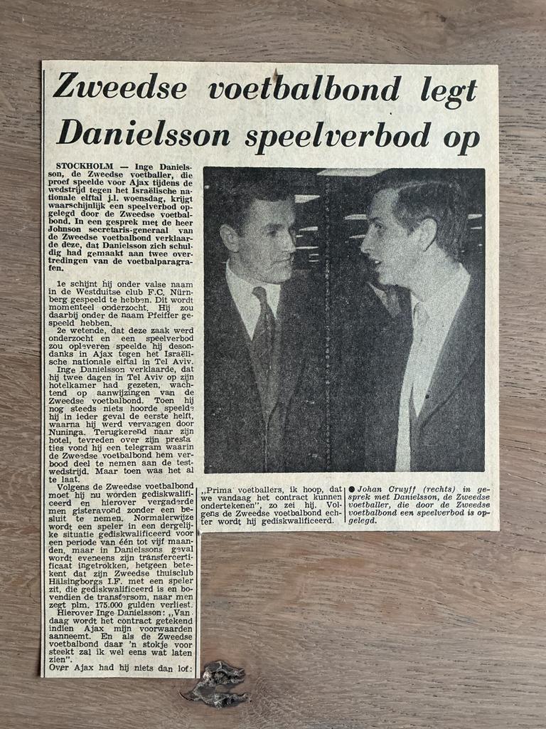 Voetbl krantenartikel Danielsson Ajax 1967 Cruijff, Ophalen of Verzenden, 1960 tot 1980, Knipsel(s)