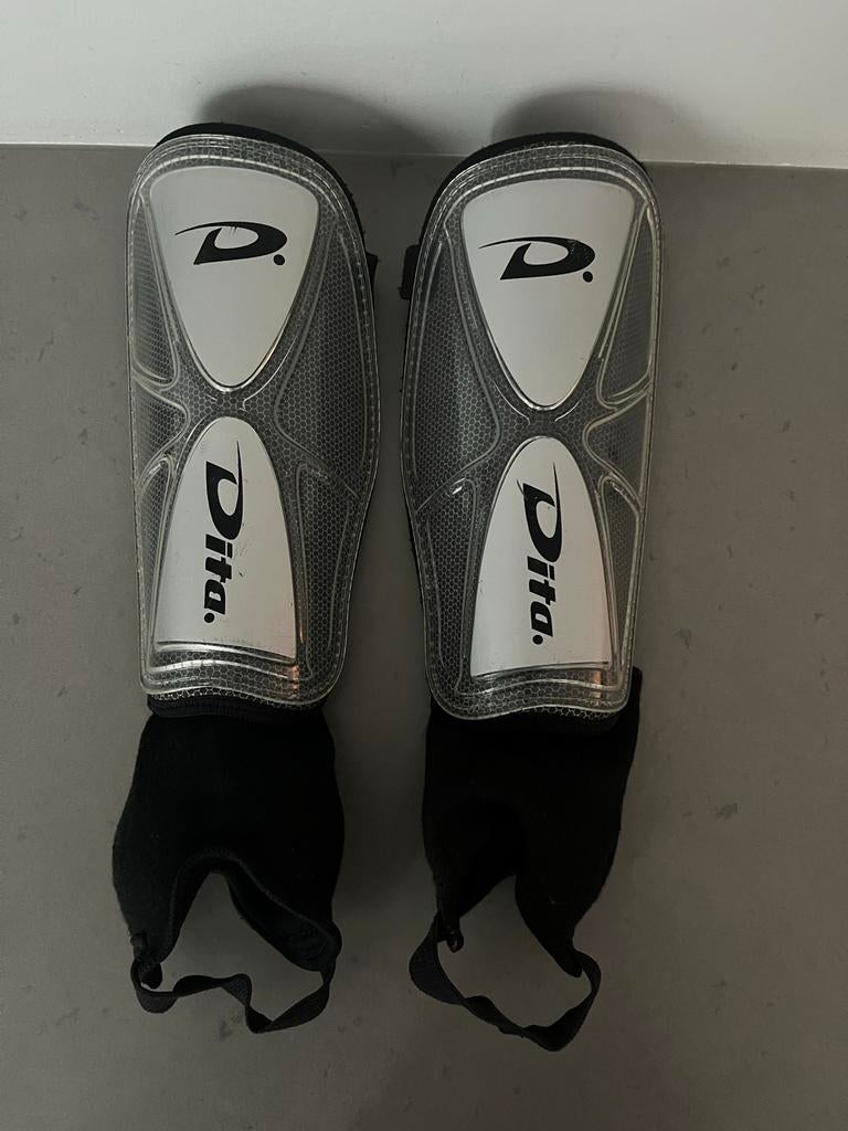 Dita Hockey Scheenbeschermers kids - Maat L, Ophalen of Verzenden, Zo goed als nieuw, Overige typen