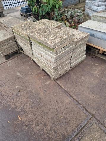 40x60x5 grindtegels gebruikt 37 stuks beschikbaar voor biedingen