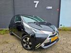 ✅️ Toyota Aygo 1.0 Benzine 2014 ✅️ FULL OPTION ✅️ X-Clusiv ✅, Voorwielaandrijving, Leder en Stof, Zwart, Origineel Nederlands