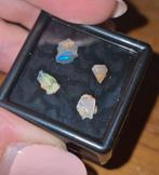 Ruwe opaal in doosje, Sieraden, Tassen en Uiterlijk, Edelstenen, Ophalen of Verzenden, Zo goed als nieuw
