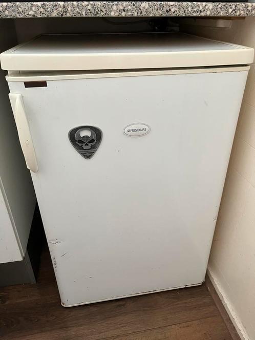 Koelkast - FRIGIDAIRE, Witgoed en Apparatuur, Koelkasten en IJskasten, Zo goed als nieuw, Met vriesvak, 45 tot 60 cm, Ophalen