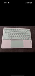 Draadloos toetsenbord met touchpad, Computers en Software, Toetsenborden, Ophalen of Verzenden, Azerty, Zo goed als nieuw, Draadloos