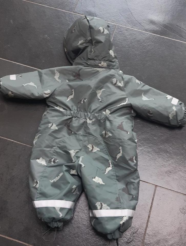 Warme kinder onesie met een leuke dino print., Kinderen en Baby's, Kinderkleding | Kinder-kledingpakketten, Ophalen of Verzenden