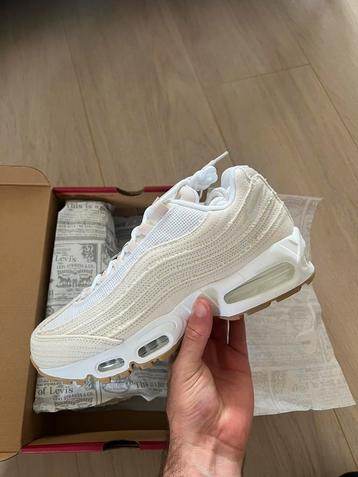 Nike Air Max 95 x Levi US9/42.5eu beschikbaar voor biedingen