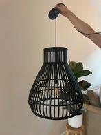 Zwarte rotan hanglamp, Huis en Inrichting, Ophalen, Zo goed als nieuw, Hout, 50 tot 75 cm