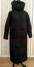 Zwarte lange puffer jas van Zara maat Xs, Kleding | Dames, Jassen | Winter, Ophalen of Verzenden, Zo goed als nieuw, Maat 34 (XS) of kleiner