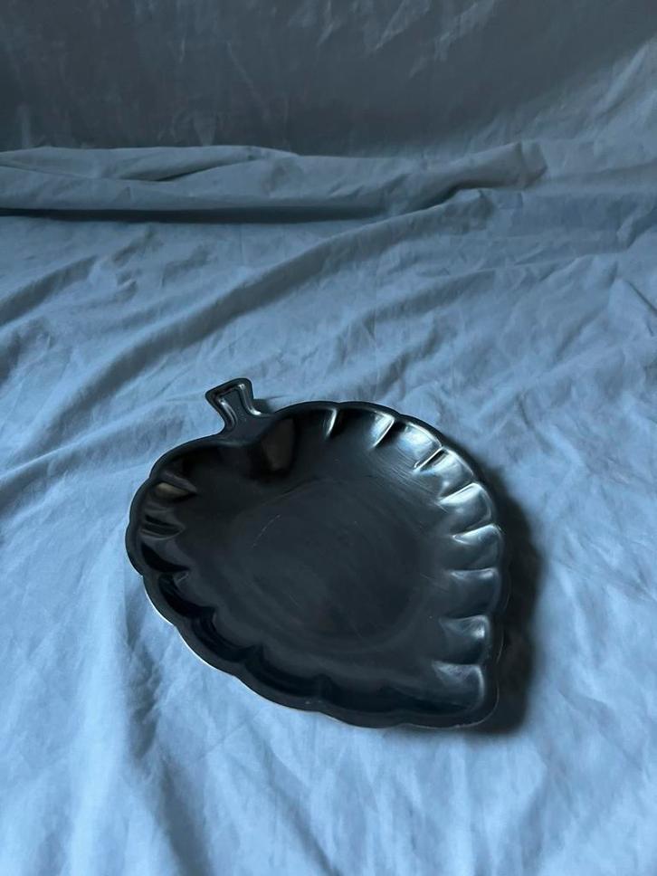 Vintage Franse RVS bladvormig inox serveerschaal, Huis en Inrichting, Keuken | Servies, Schaal of Schalen, Overige stijlen, Overige materialen