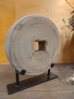 Molensteen op statief, Huis en Inrichting, Ophalen, Nieuw