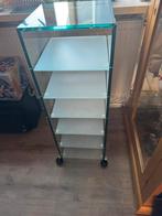 Glazen kastje op wiletjes, Huis en Inrichting, Woonaccessoires | Cd- en Dvd-rekken, Ophalen, Gebruikt, Glas, Cd's