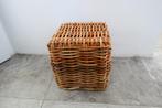 Grove stevige rotan hocker kubus poef ottoman, Minder dan 50 cm, Vierkant, Ophalen of Verzenden, Zo goed als nieuw