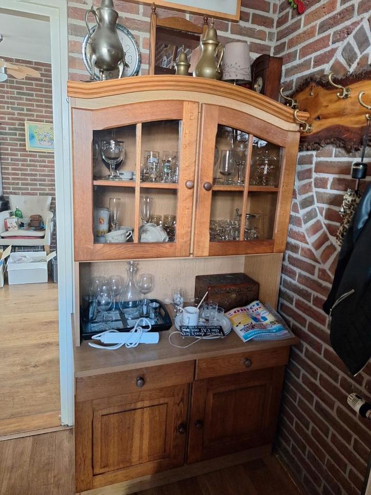 Houten buffetkast met glazen deuren, Huis en Inrichting, Kasten | Buffetkasten, Gebruikt, 150 tot 200 cm, 100 tot 150 cm, 25 tot 50 cm