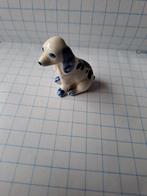 Delftsblauw porseleinen miniatuur hondje, Antiek en Kunst, Antiek | Porselein, Ophalen of Verzenden