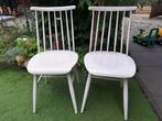 Twee houten witte stoelen, Gebruikt, Twee, Wit, Ophalen of Verzenden
