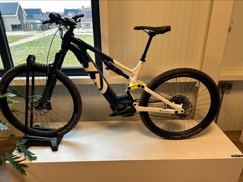 Husqvarna mc2 (showroom model), Fietsen en Brommers, Fietsaccessoires | Fietscomputers, Nieuw, Ophalen