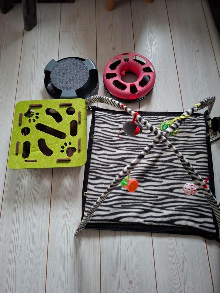 Speelgoed kat 4 x, Dieren en Toebehoren, Kattenspeelgoed, Gebruikt, Ophalen