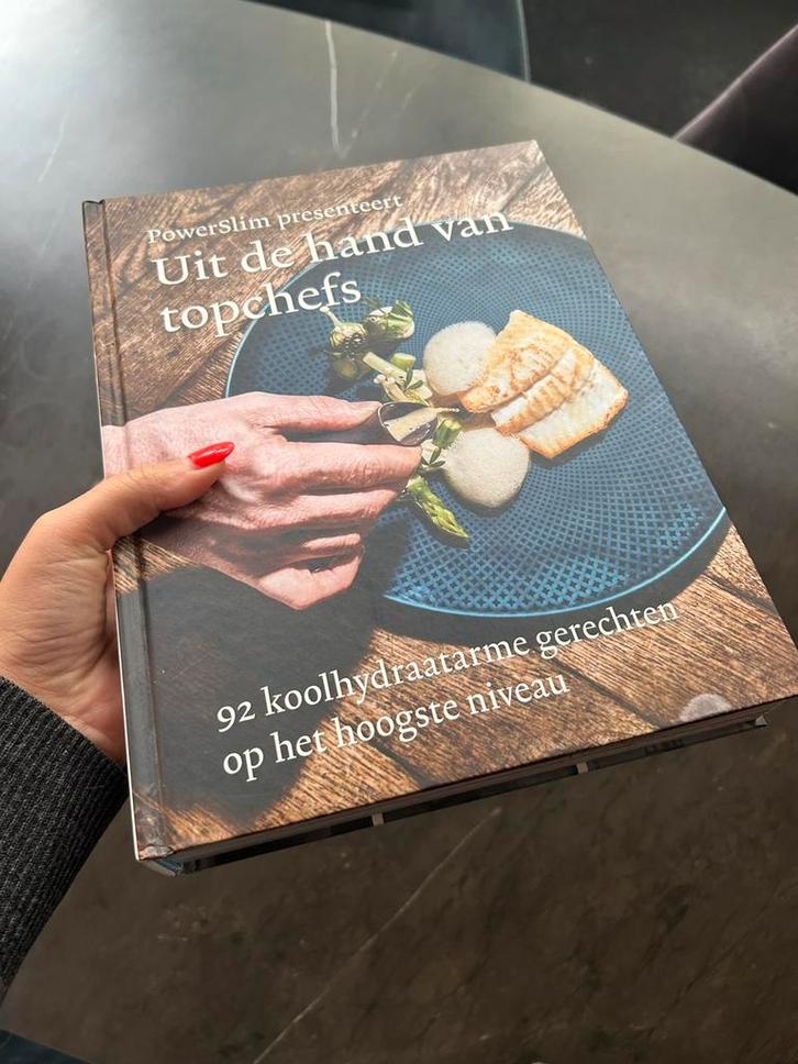 Uit de handen van top chefs kookboek/ koffie tafel boek, Boeken, Kookboeken, Zo goed als nieuw, Hoofdgerechten, Ophalen of Verzenden