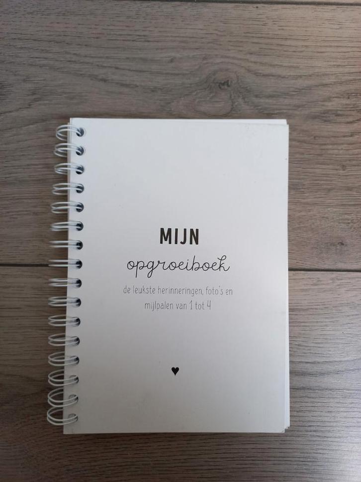 Mijn opgroeiboek - invulboek voor 1 tot 5 jaar, Kinderen en Baby's, Overige Kinderen en Baby's, Nieuw, Ophalen