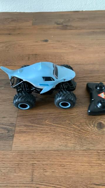Monster jam haai beschikbaar voor biedingen