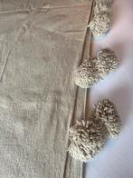 Handgemaakte marrokaanse deken met pompoms, Beige, 200 cm of meer, Zo goed als nieuw, Rechthoekig