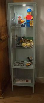 Gezocht- Rudsta  IKEA vitrinekast groen/ Grijs, Huis en Inrichting, Kasten | Vitrinekasten, Zo goed als nieuw, Minder dan 100 cm