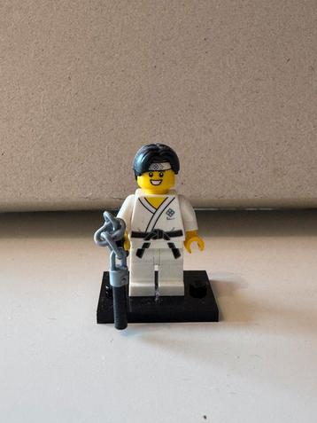 Lego minifiguur serie 20 71027 vechtsport jongen beschikbaar voor biedingen