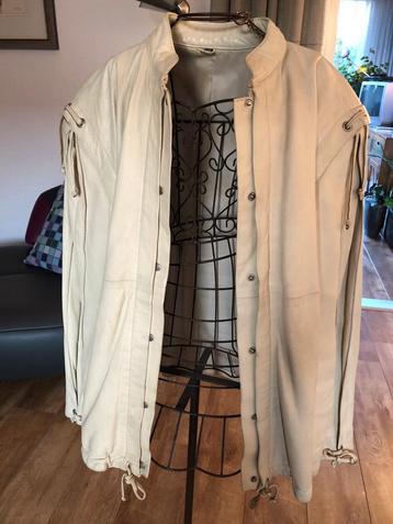 vintage off-white kalfsleren jas beschikbaar voor biedingen