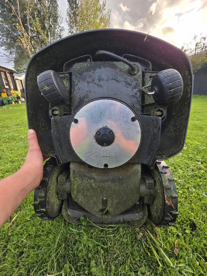Husqvarna Robotmaaier - Zo goed als nieuw!, Tuin en Terras, Robotmaaiers, Zo goed als nieuw, 20 tot 25 cm, Met regensensor, Bestuurbaar via app