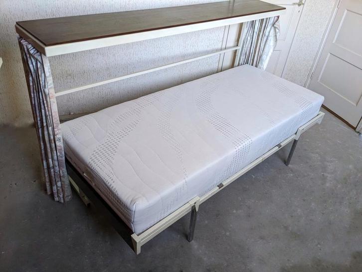 Ruimtebesparend opklapbed met zgan 1 persoonsmatras, Huis en Inrichting, Slaapkamer | Bedden, Zo goed als nieuw, Eenpersoons, 100 cm
