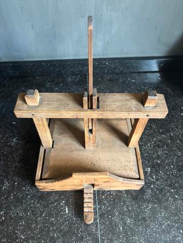 Vintage muizenval beschikbaar voor biedingen