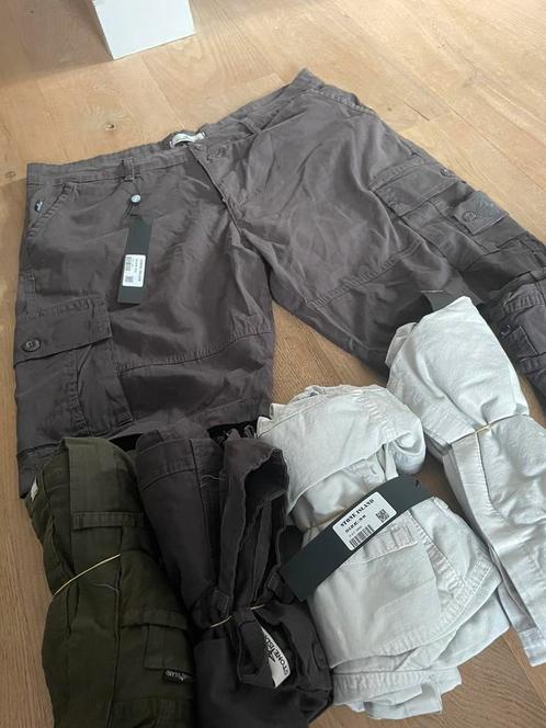 Stone island ghost korte broeken cargo, Kleding | Heren, Broeken en Pantalons, Zo goed als nieuw, Overige maten, Grijs, Ophalen of Verzenden