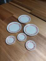 Vintage borden set barbie poppenhuis, Verzamelen, Poppen, Ophalen of Verzenden, Zo goed als nieuw