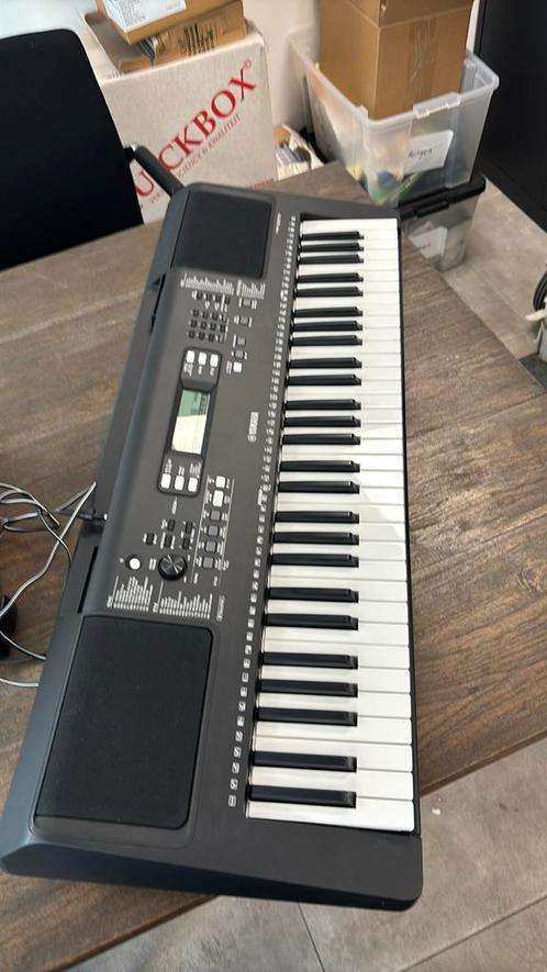 Yamaha PSR-E373 Keyboard, Muziek en Instrumenten, Keyboards, Zo goed als nieuw, 61 toetsen, Yamaha, Ophalen