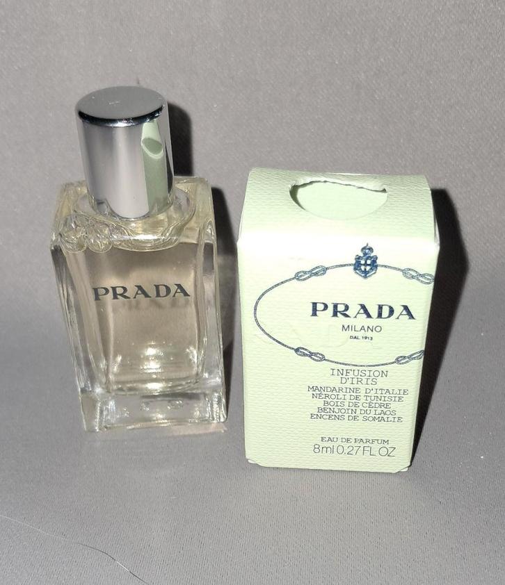 Mooie parfum mini - Prada infusion + doosje, Verzamelen, Parfumverzamelingen, Zo goed als nieuw, Miniatuur, Gevuld, Ophalen of Verzenden