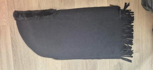 Sjaal met capuchon, Kleding | Dames, Mutsen, Sjaals en Handschoenen, Zo goed als nieuw, Sjaal, Ophalen of Verzenden