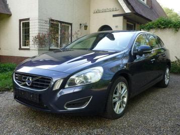 Volvo v60 D3 Automaat Momentum 4-2011 244.008 km Apk nieuw!