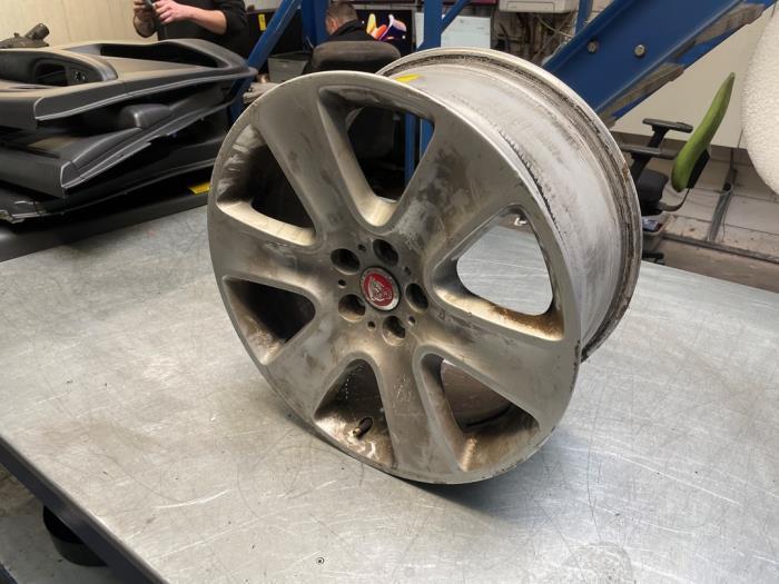 Velg van een Jaguar XF, Auto-onderdelen, Banden en Velgen, Velg(en), Personenwagen, Gebruikt, 3 maanden garantie, Ophalen of Verzenden
