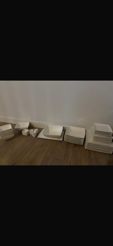 Servies set Yong Squito, Huis en Inrichting, Keuken | Servies, Gebruikt, Compleet servies, Overige stijlen, Porselein, Ophalen of Verzenden