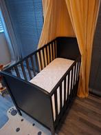 Kinderledikantje zwart met extra, Kinderen en Baby's, Babywiegjes en Ledikanten, Ophalen of Verzenden, Zo goed als nieuw, Ledikant