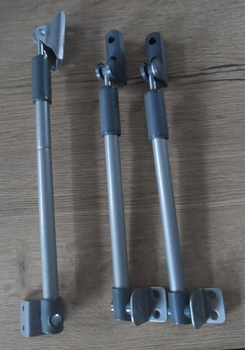 Te koop 3 stuks Tele uitzetters grijs voor ramen. beschikbaar voor biedingen